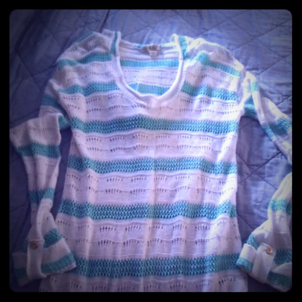 Knit long sleeve hooded top